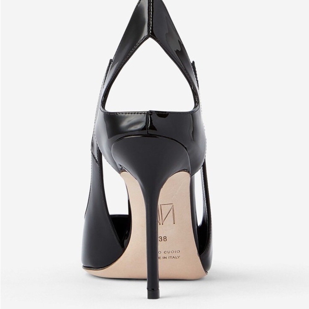 Tamara Mellon Black Stiletto Heels with Sleek Design
